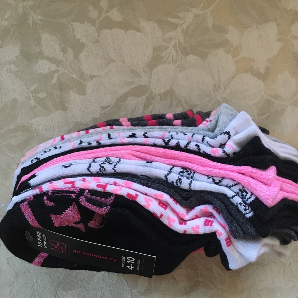 NWT Pack of 10 heart ❤️ love 💕 theme ankle socks